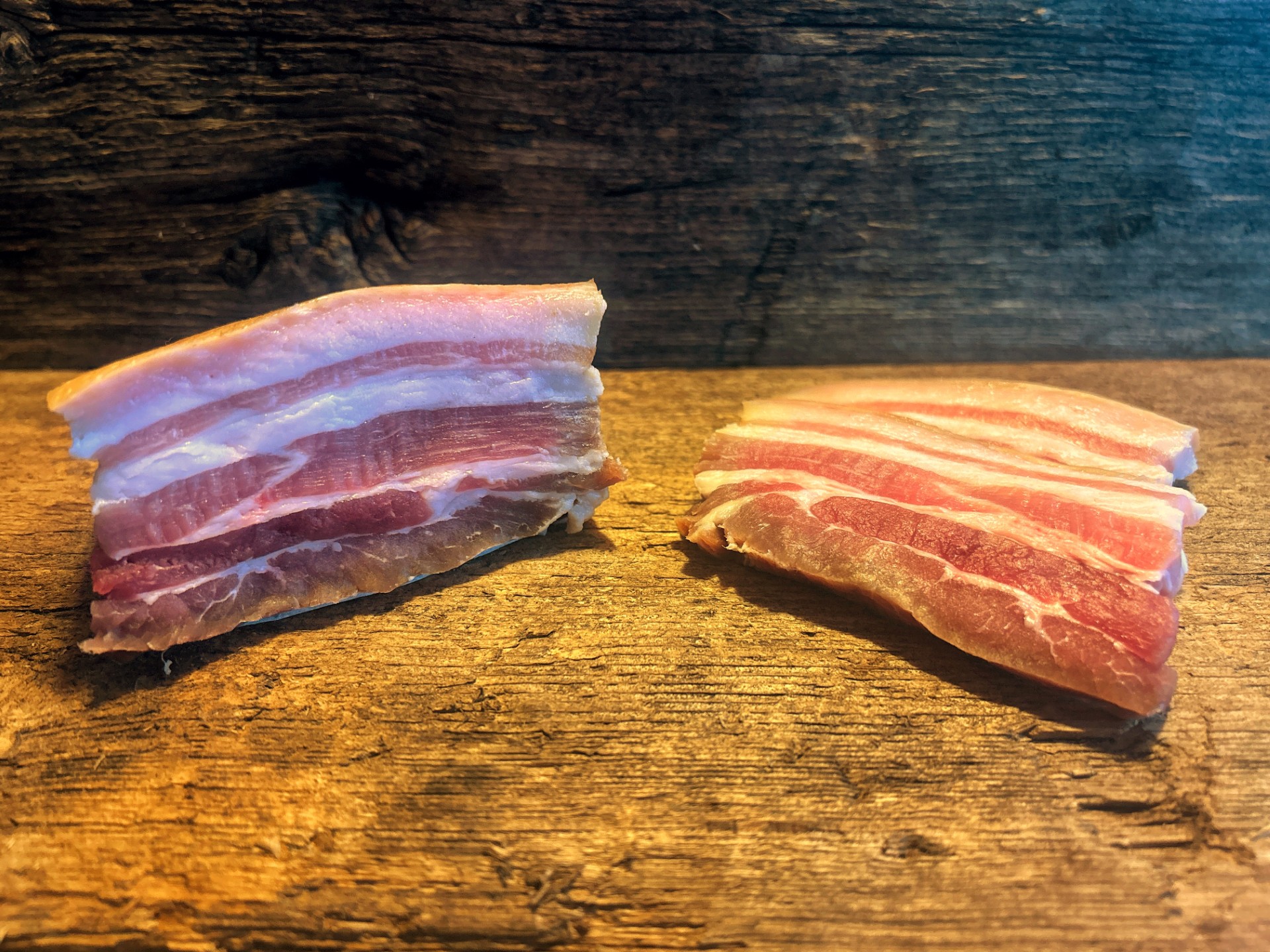 Bacon av utegris, i bit